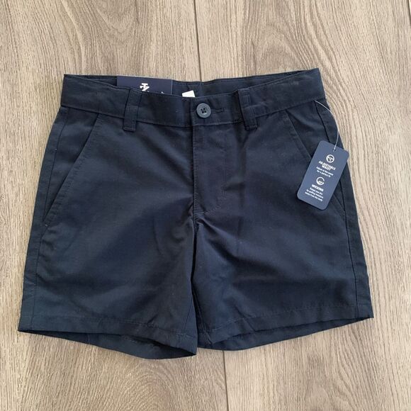 Izod flat front shorts perfect for school - Picture 1 of 3